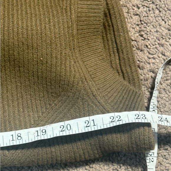 Banana Republic Sweater Vest Ribbed Knit Sleeveless Top M/L‎ Olive Green Men's - Picture 5 of 6